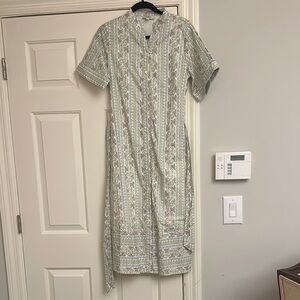 Gray Midi Dress with Crew Neck and Mandarin Collar